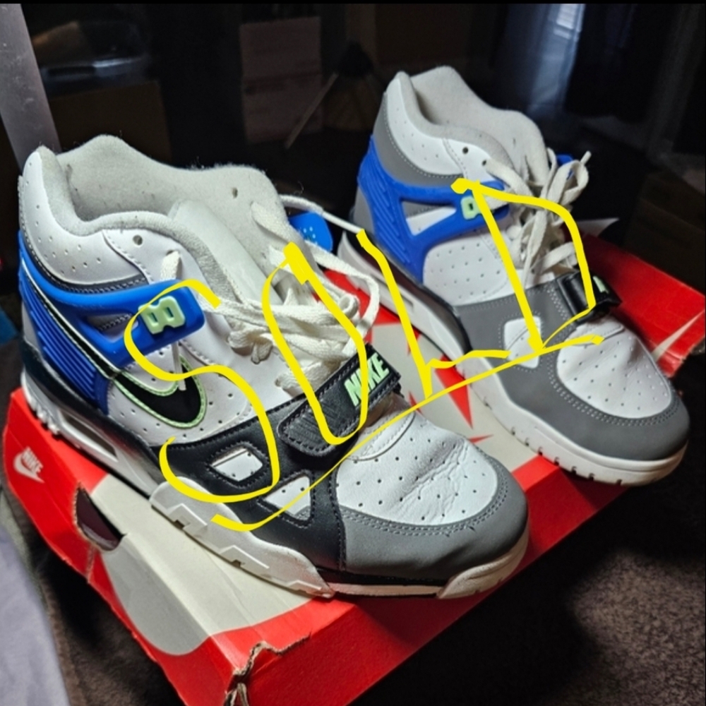EUC KID'S NIKE AIR TRAINER 3 (GS) SIZE 6